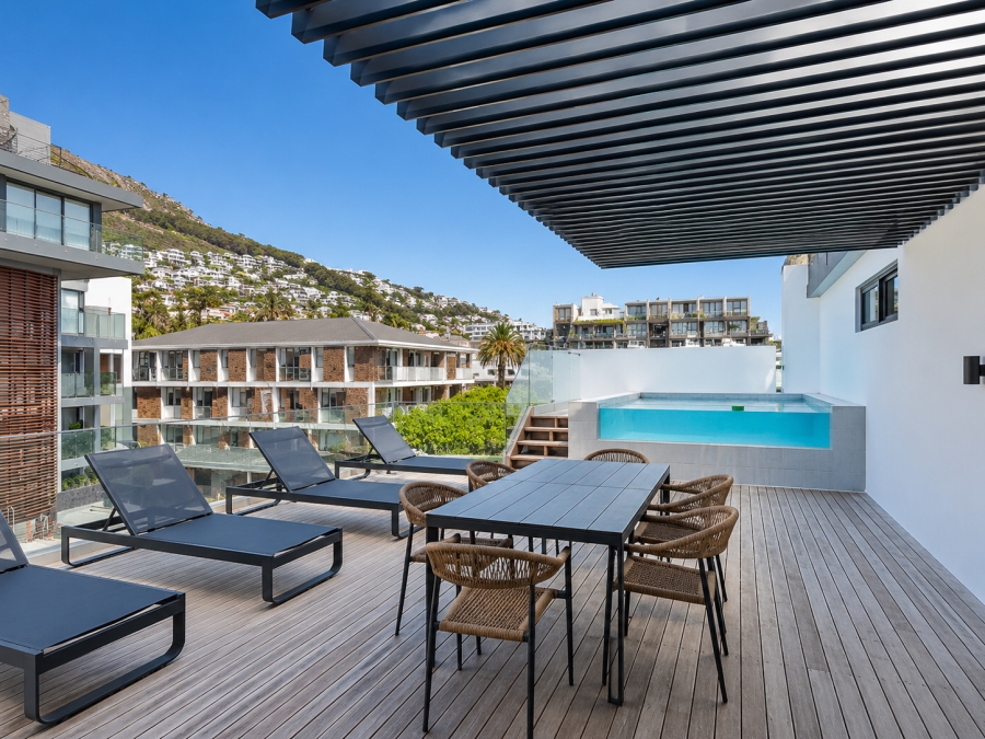 2 Bedroom Property for Sale in Sea Point Western Cape